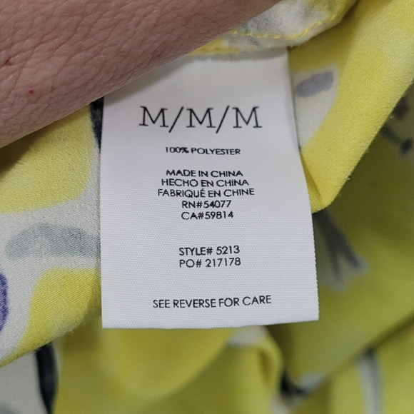 CAbi #5213 Medium Stevie Blouse Yellow Floral V Neck Top Shirt Tunic High Low - Picture 3 of 7
